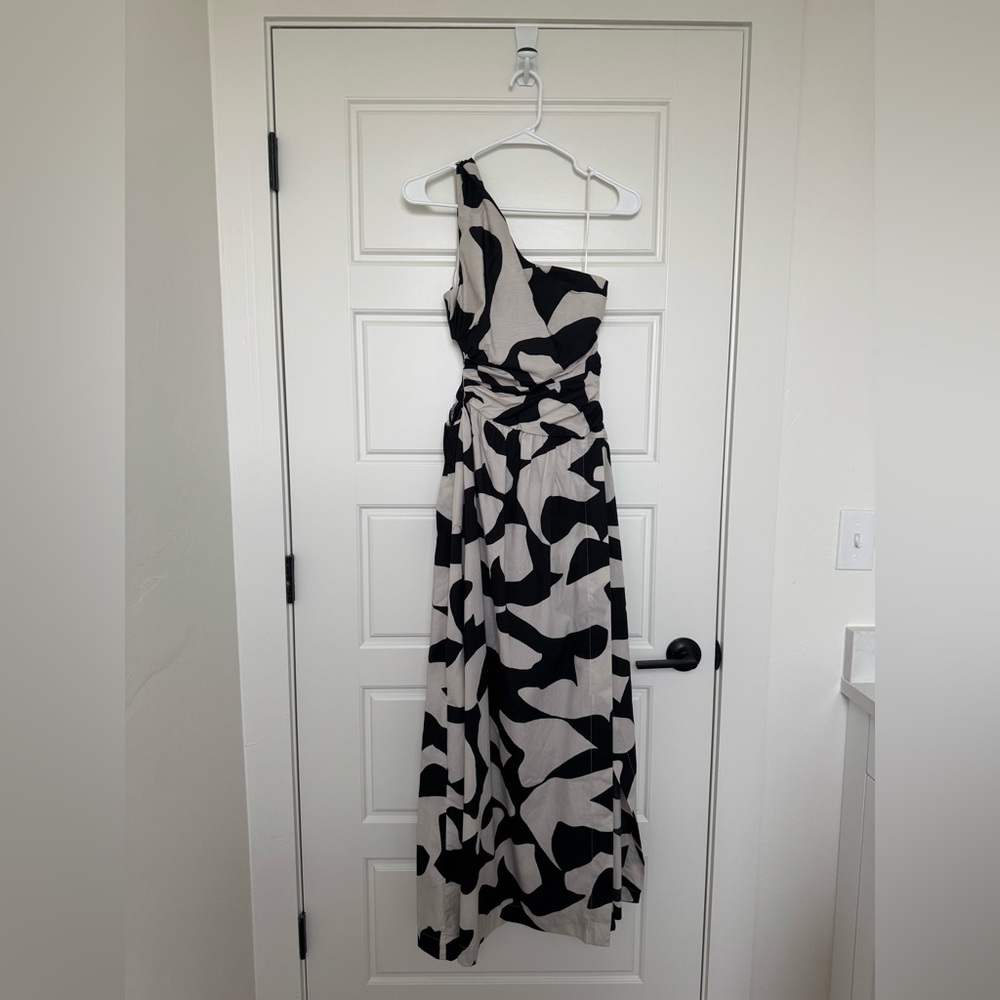 NWOT Abercrombie & Fitch One Shoulder Cutout Maxi Dress - Black & Beige